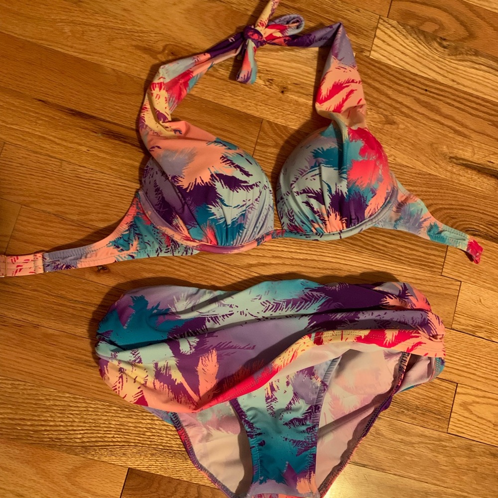 VENUS bikini